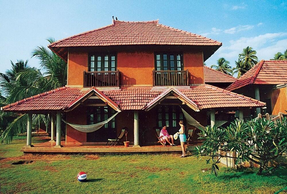 Poovar Island Resort Exteriör bild