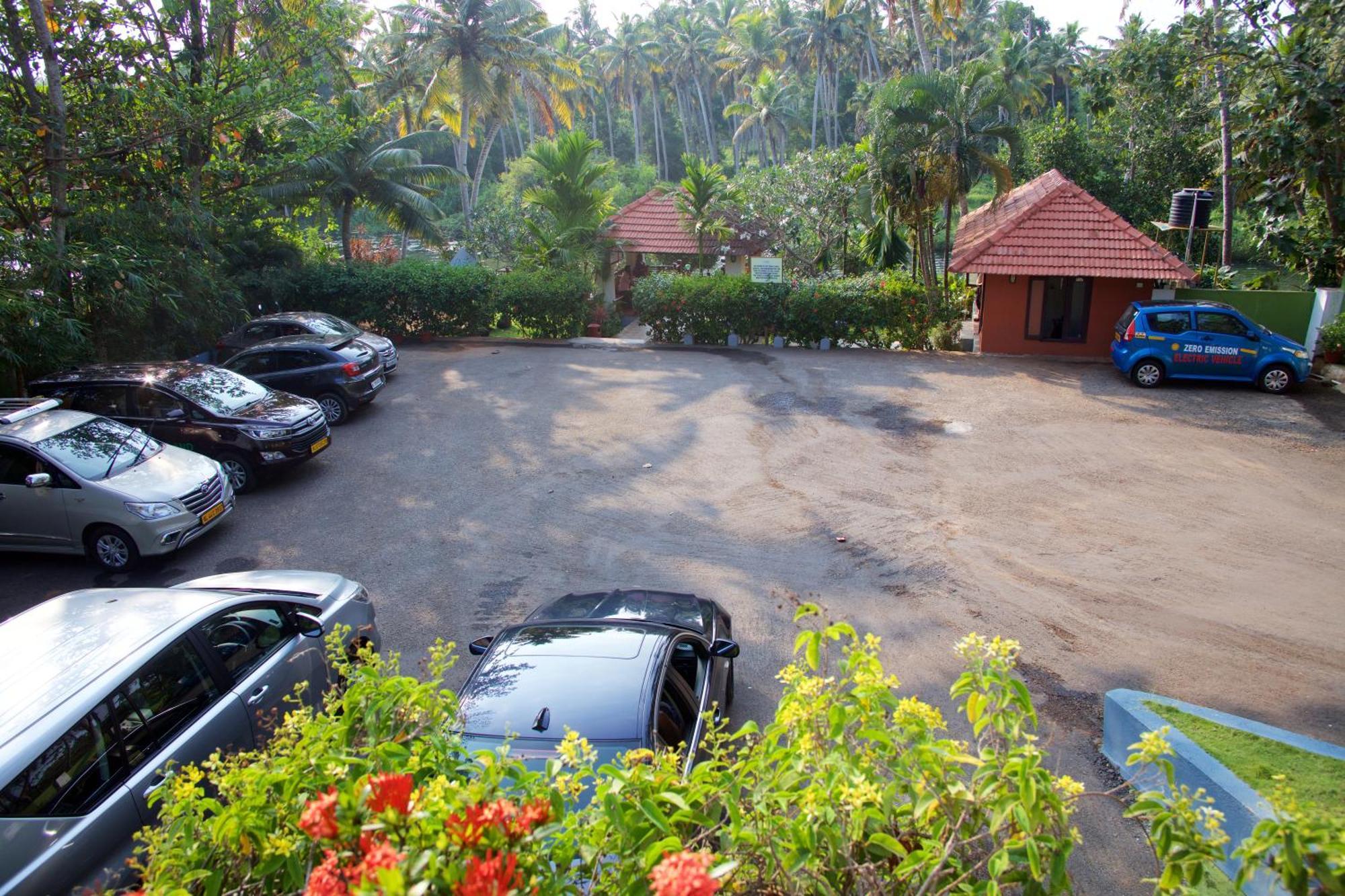 Poovar Island Resort Exteriör bild
