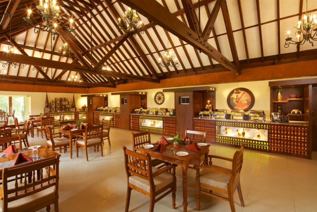 Poovar Island Resort Exteriör bild