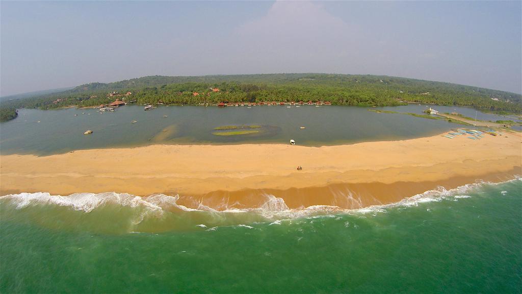 Poovar Island Resort Exteriör bild