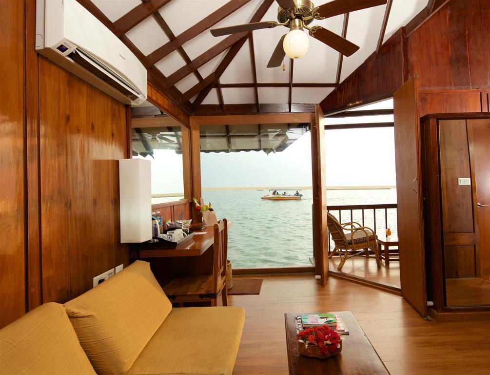 Poovar Island Resort Exteriör bild