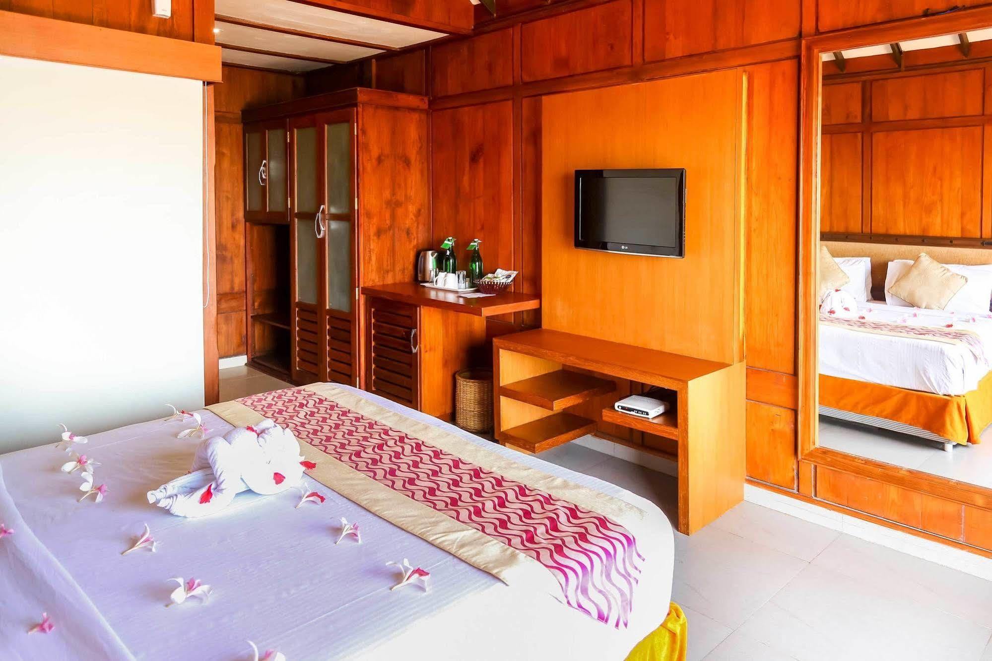 Poovar Island Resort Exteriör bild