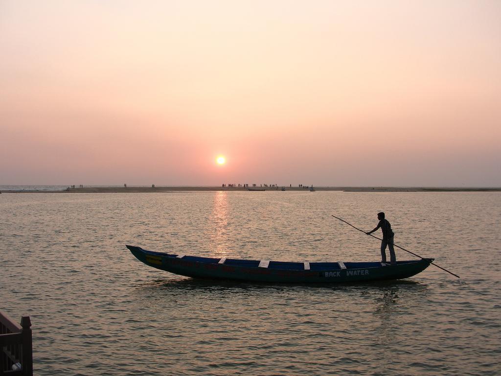 Poovar Island Resort Exteriör bild
